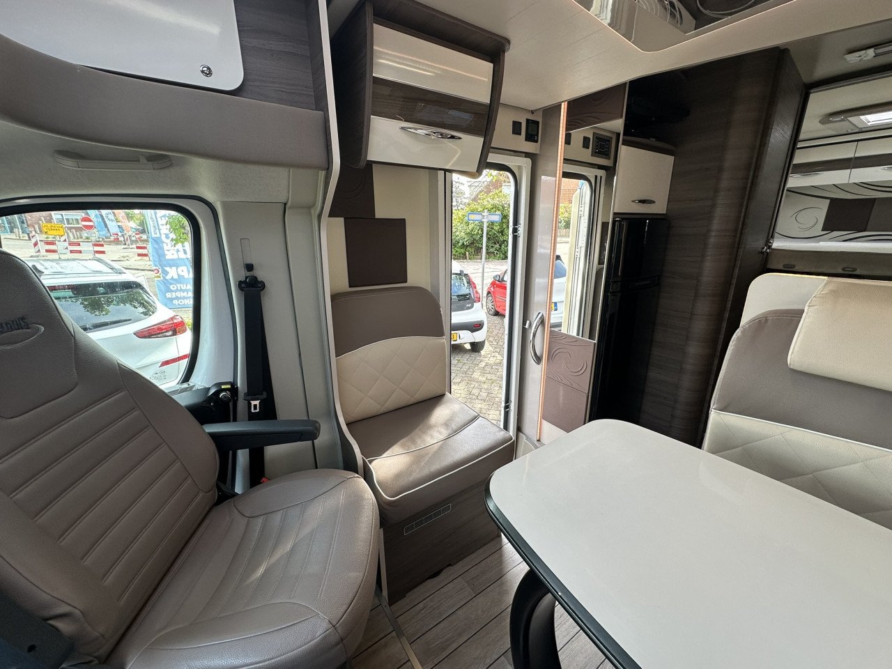 Mc Louis Carat 473, 2020, 86.172km, jaar APK, 3m gar, beurt, carplay setje