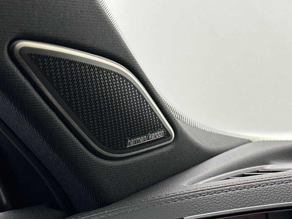 Volkswagen Tiguan r-line edition 272 plug in hybride black style pakket