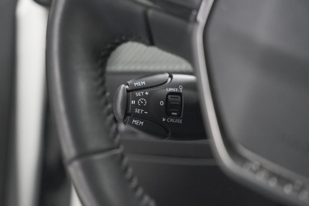 Peugeot 208 puretech 100 blue lease allure | navigatie | apple carplay | st