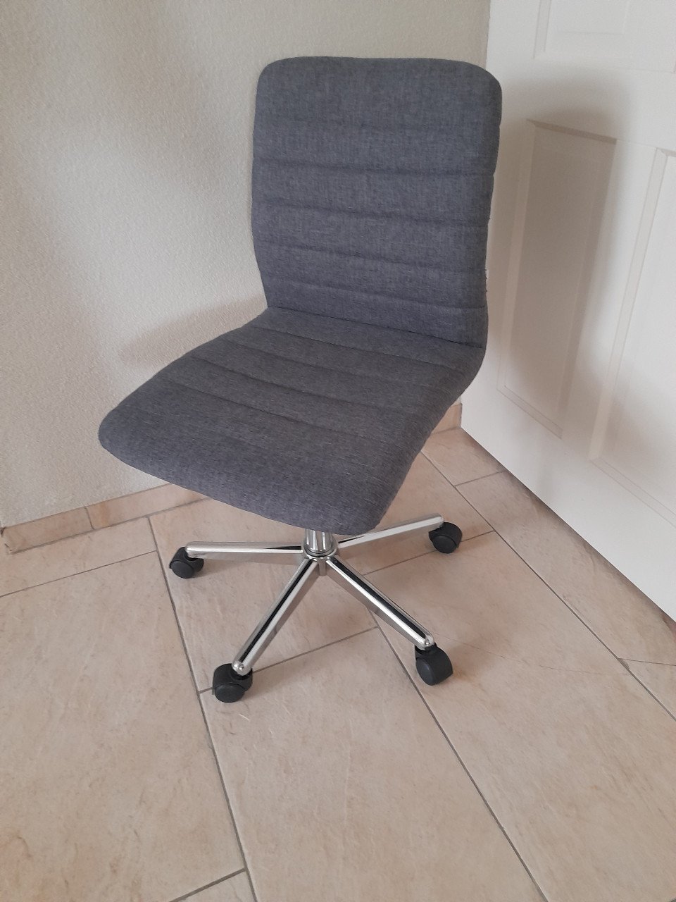 Mooie bureaustoel (in goede nette staat )  Meerdere op voorraad!