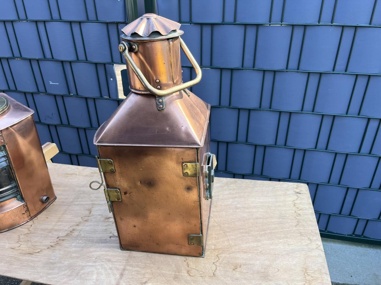 Bak - en stuurboor lampen van koper