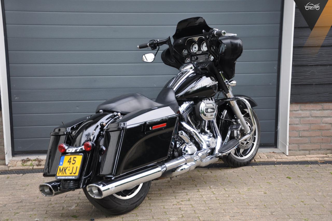 Harley Davidson FLHX Street Glide 103