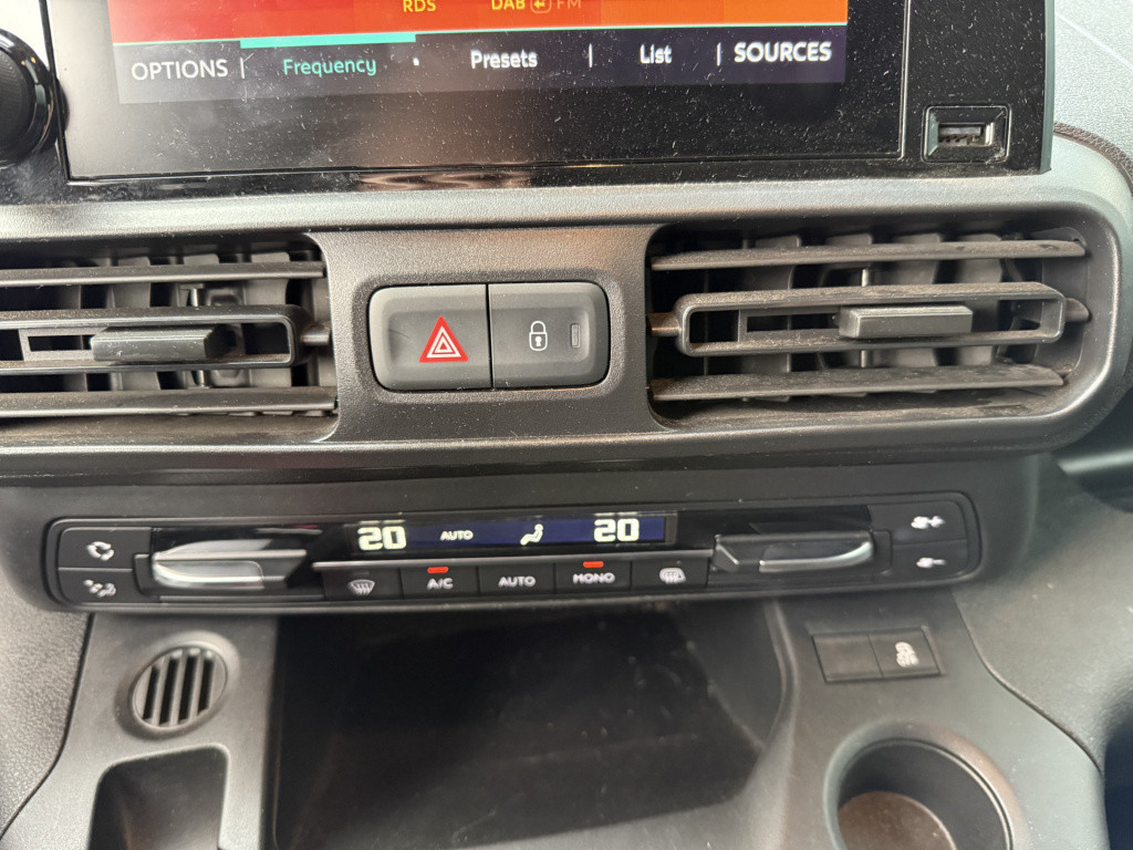 Citroen Berlingo 1.6 bluehdi 100pk driver bestelauto 3-zitter