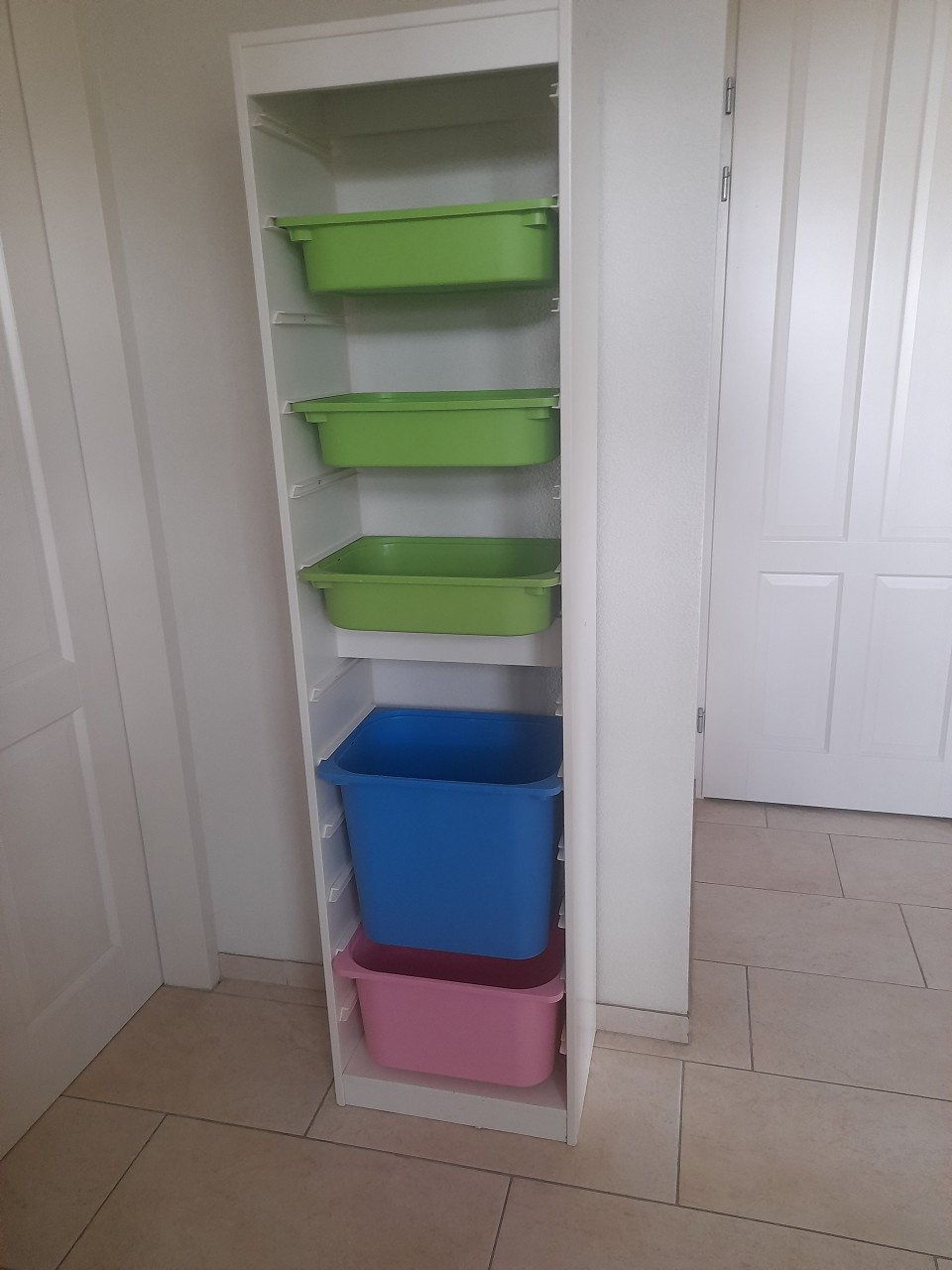 Trofast opberg kast 30 x 46 x 179 (in goede staat )