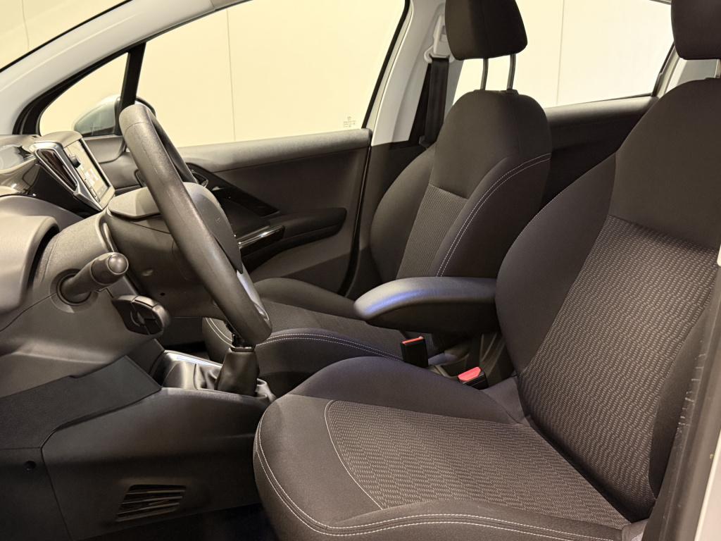 Peugeot 208 1.2 puretech blue lion | led | dab | airco | cruise | apple car