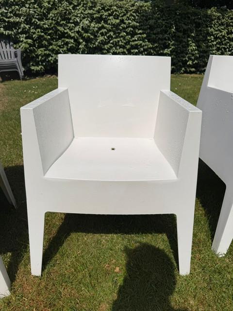 6 witte Toy Driade tuinstoelen