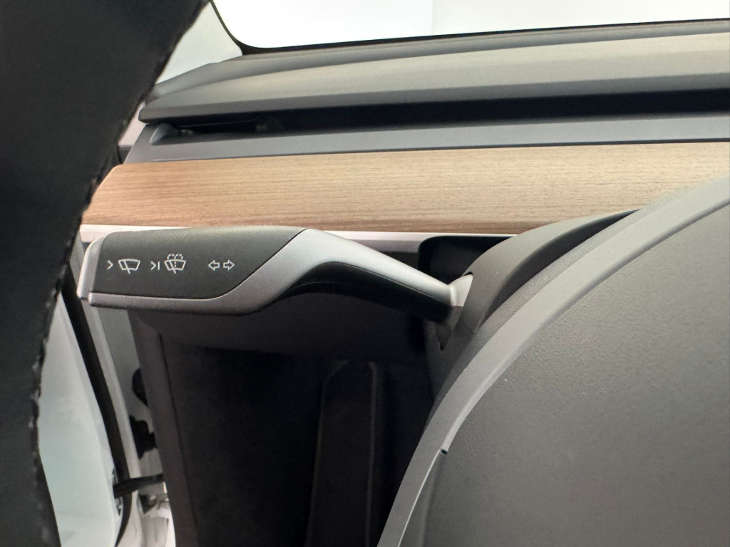 Tesla Model Y rwd 58 kwh