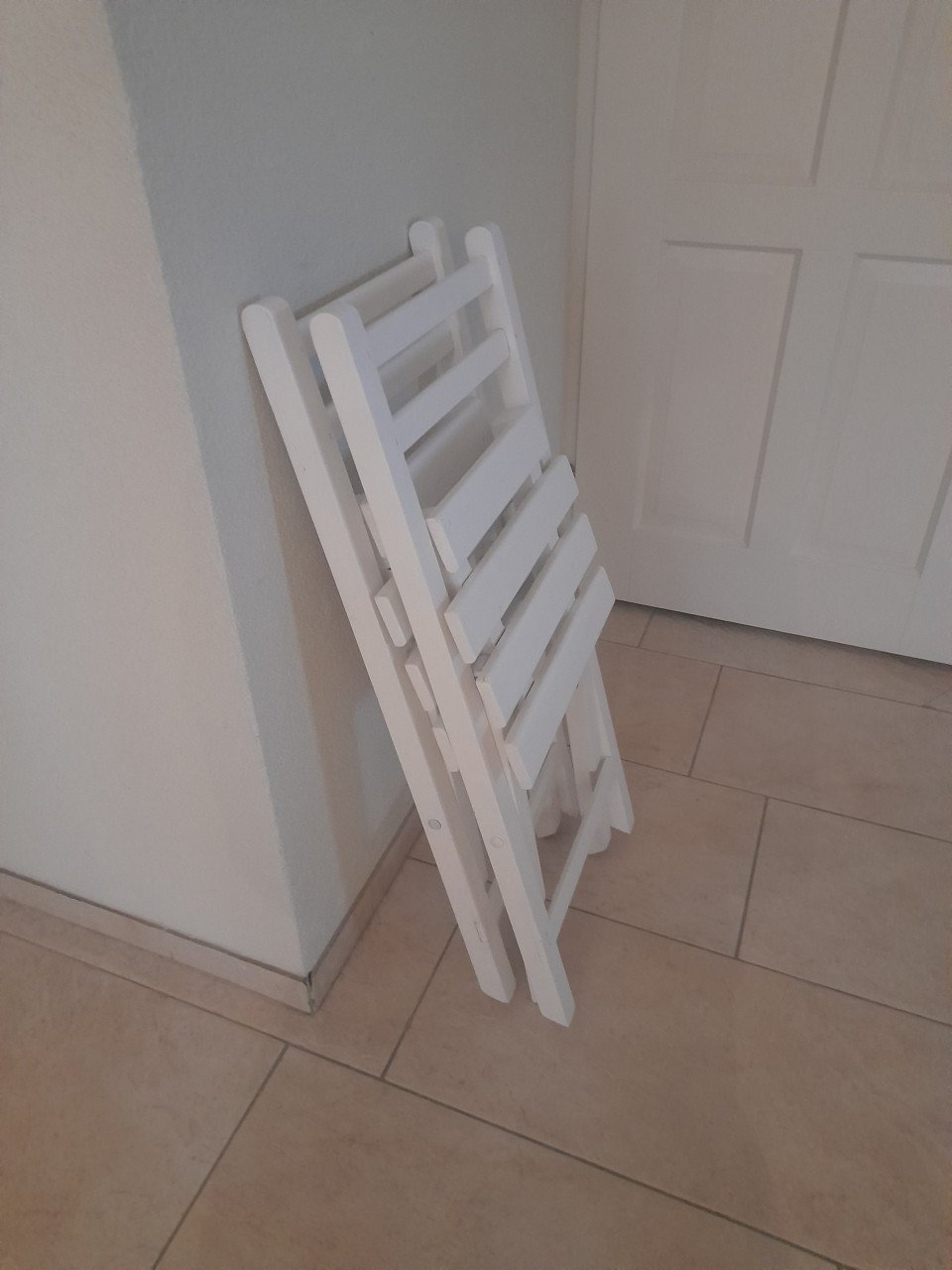 2 leuke klap stoeltjes ( in goede staat )