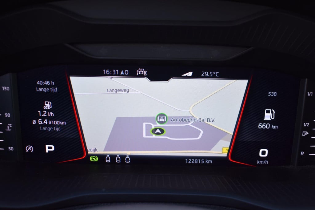 Skoda Karoq 1.5 tsi act sportline | panoramadak | canton | dealer onderhoud