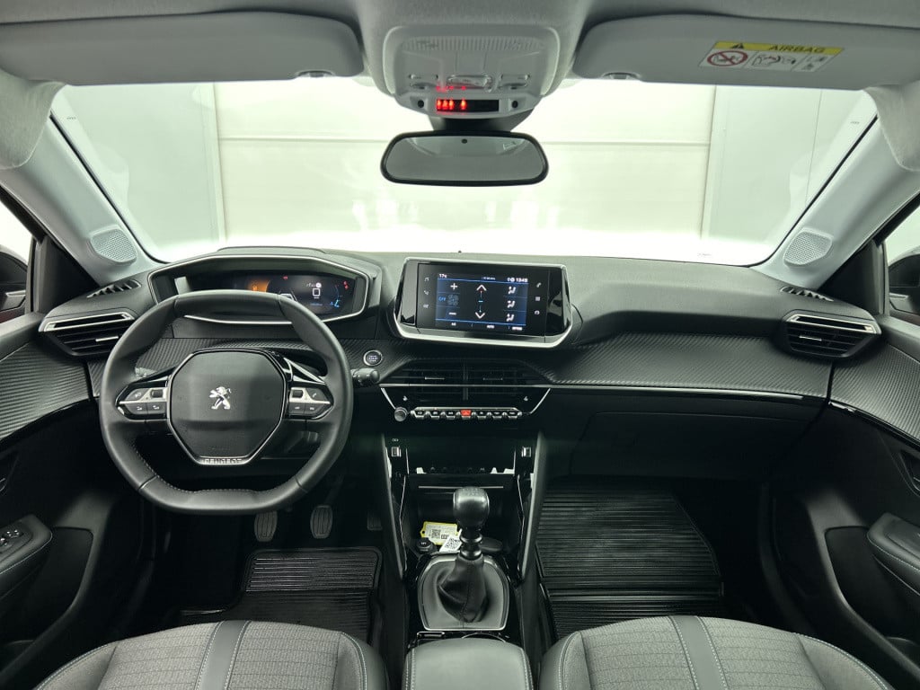 Peugeot 208 100 pk allure pack | rijklaar | camera achter | keyless | 3d co