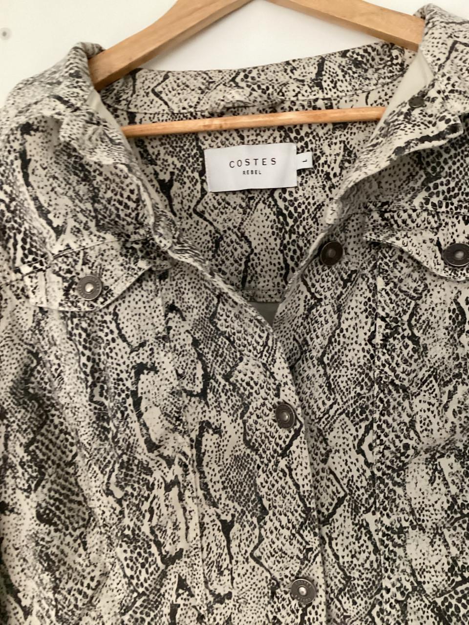 Jasje maat l maar kan ook voor xl stretch zgan