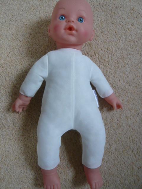 NIEUWE BABYPOP MET ZACHT LIJFJE 40 CM GROOT