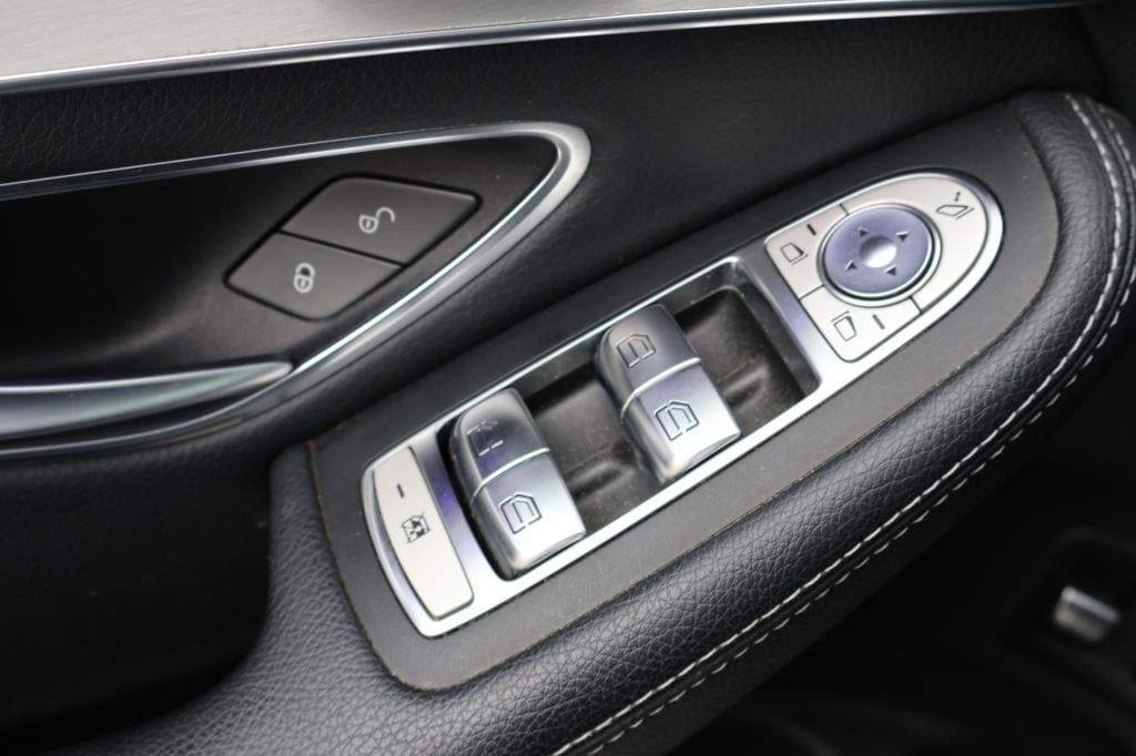 Mercedes-Benz Glc amg 43 4matic 367 pk i luchtvering i airmatic i panoramad