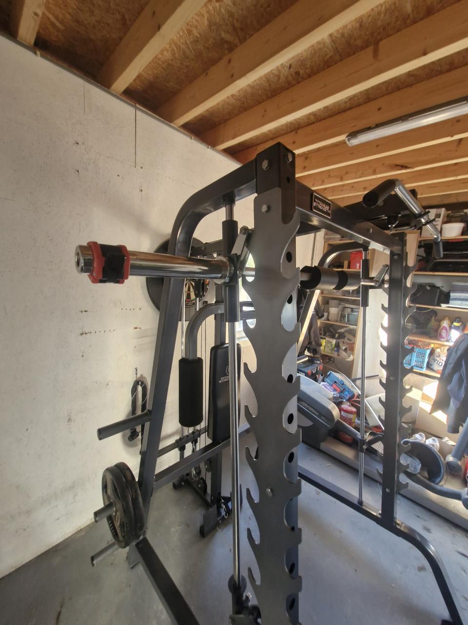 Titanium strenght, smith machine