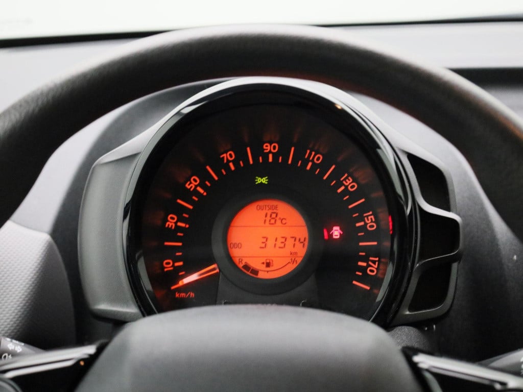 Peugeot 108 1.0 e-vti active | airco | bluetooth | lage km stand