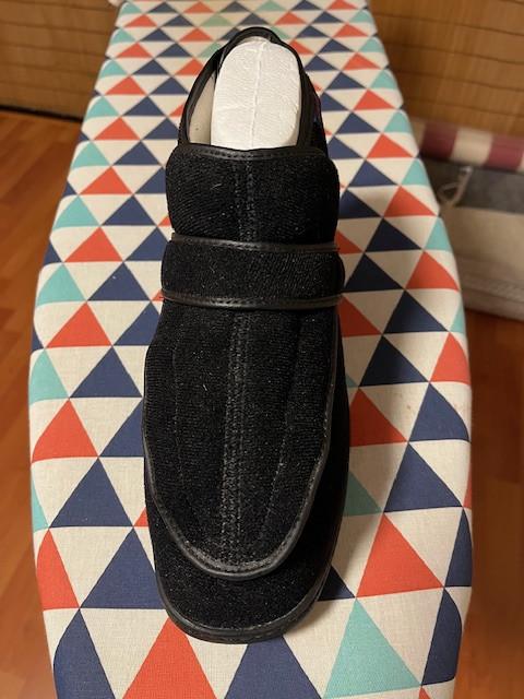 Verbandschoen (links) maat 39 Pulman