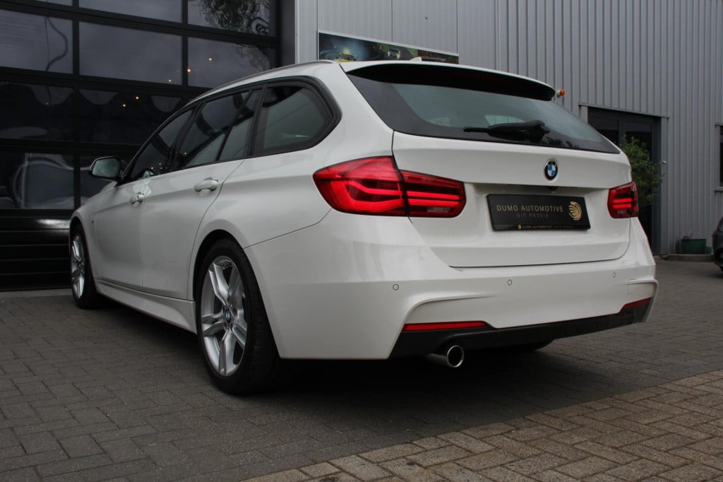 BMW 3-serie touring 318i m sport edition aut. - navi groot - adap led - pdc
