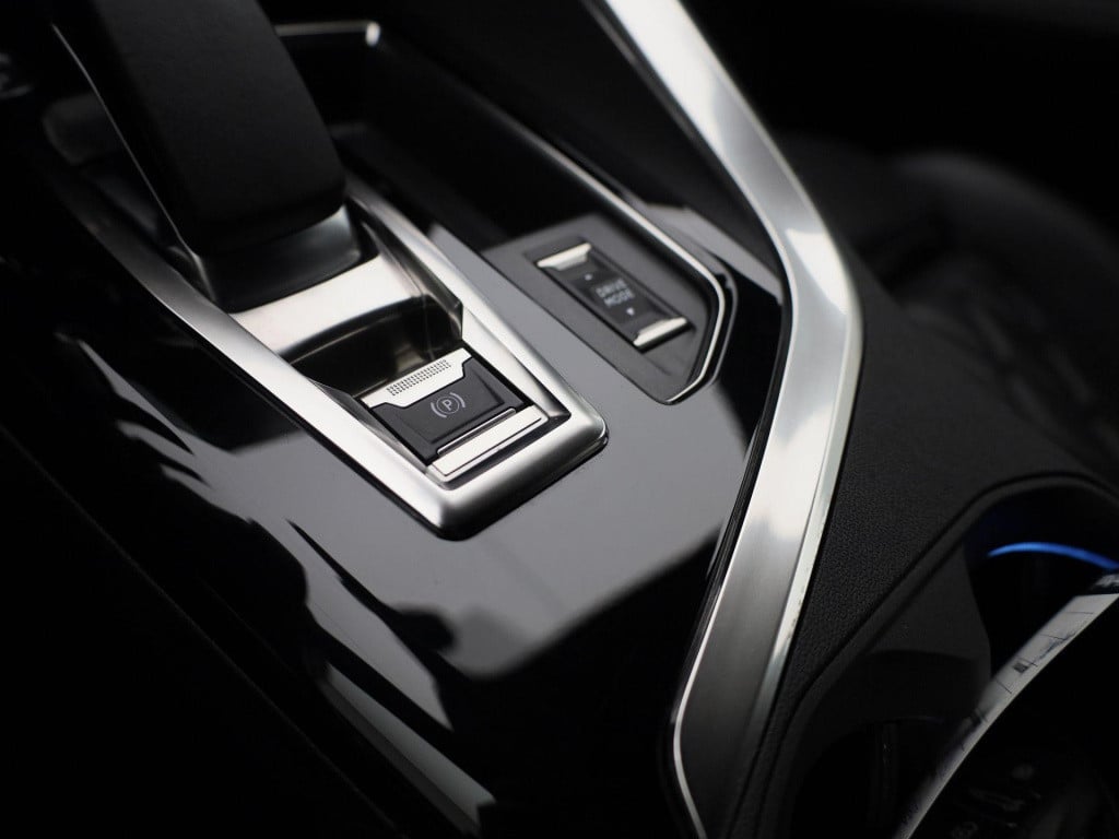 Peugeot 3008 1.6 hybrid 225 gt pack business | automaat | leder | trekhaak 