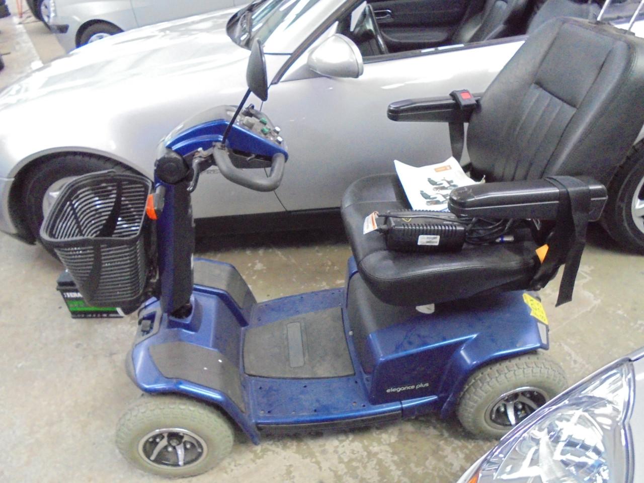Te Koop een Schootmobiel Élégance  + serie  € 450