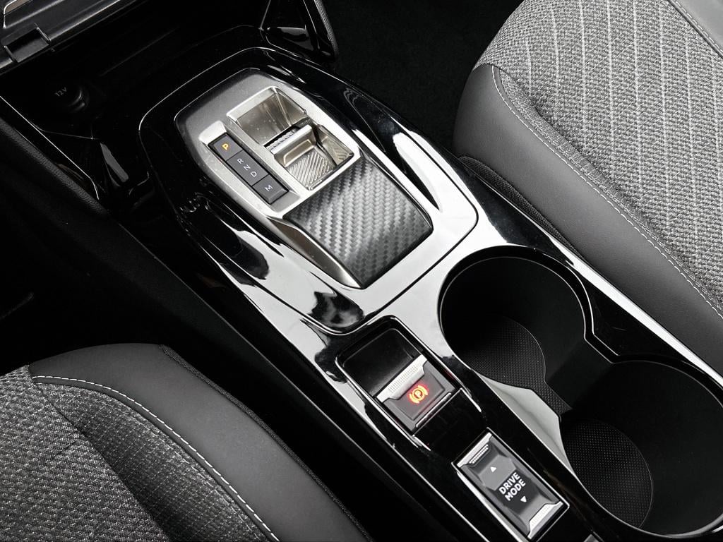 Peugeot 2008 1.2 hybrid 136 allure | rijklaar | 3d cockpit | keyless entry 
