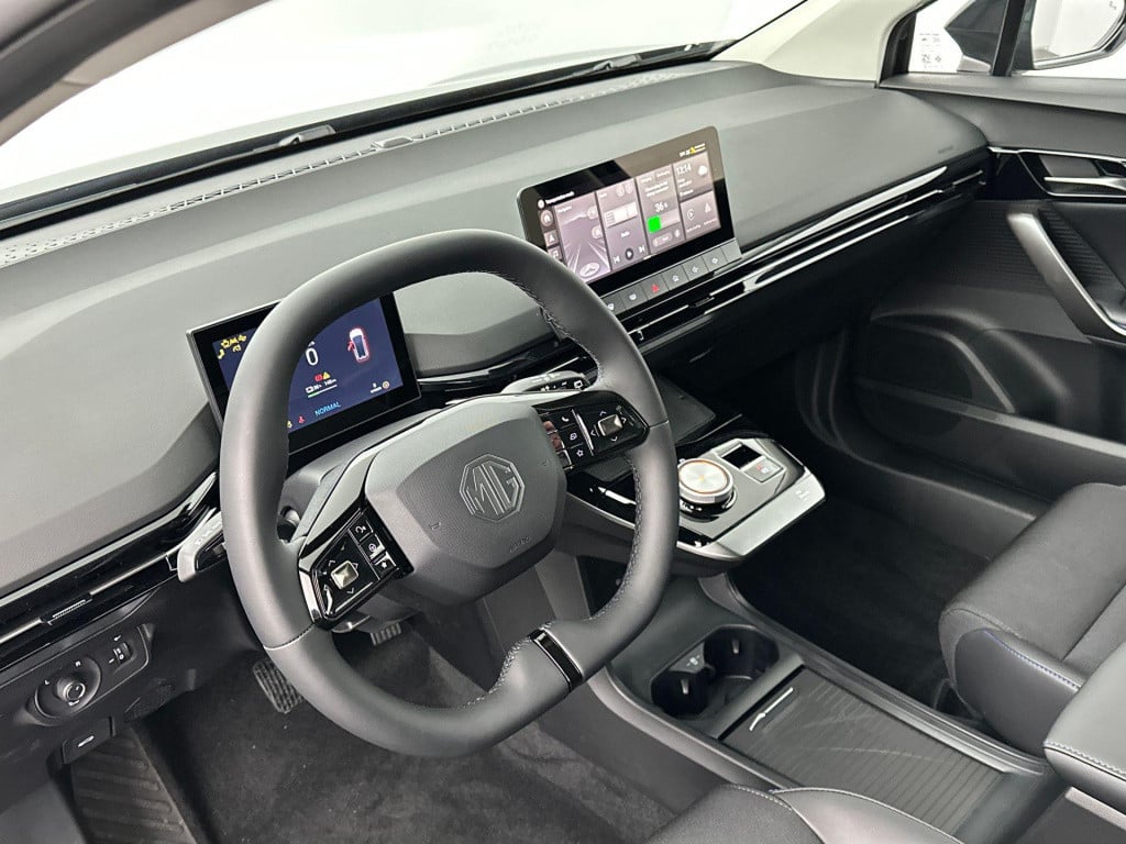 MG Mg4 electric luxury 64 kwh | op = op voorraad voordeel | 7 jaar garantie