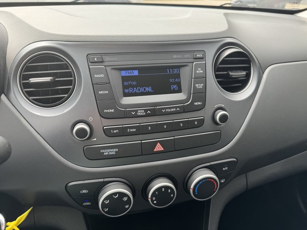 Hyundai I 10 1.0i comfort | trekhaak 13p. | cruise control | airco | blueto