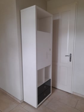 XOOON kast 40 x 65 x 208 ( in goede nette staat)