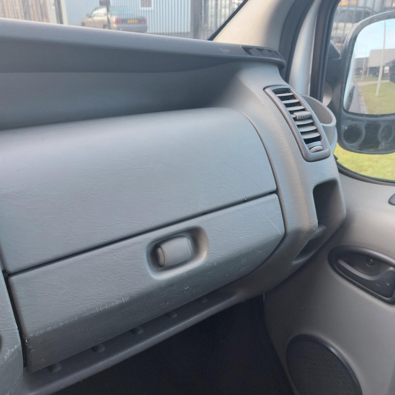 Opel Vivaro 2.0 CDTI 2.7 T -   140.801 Km