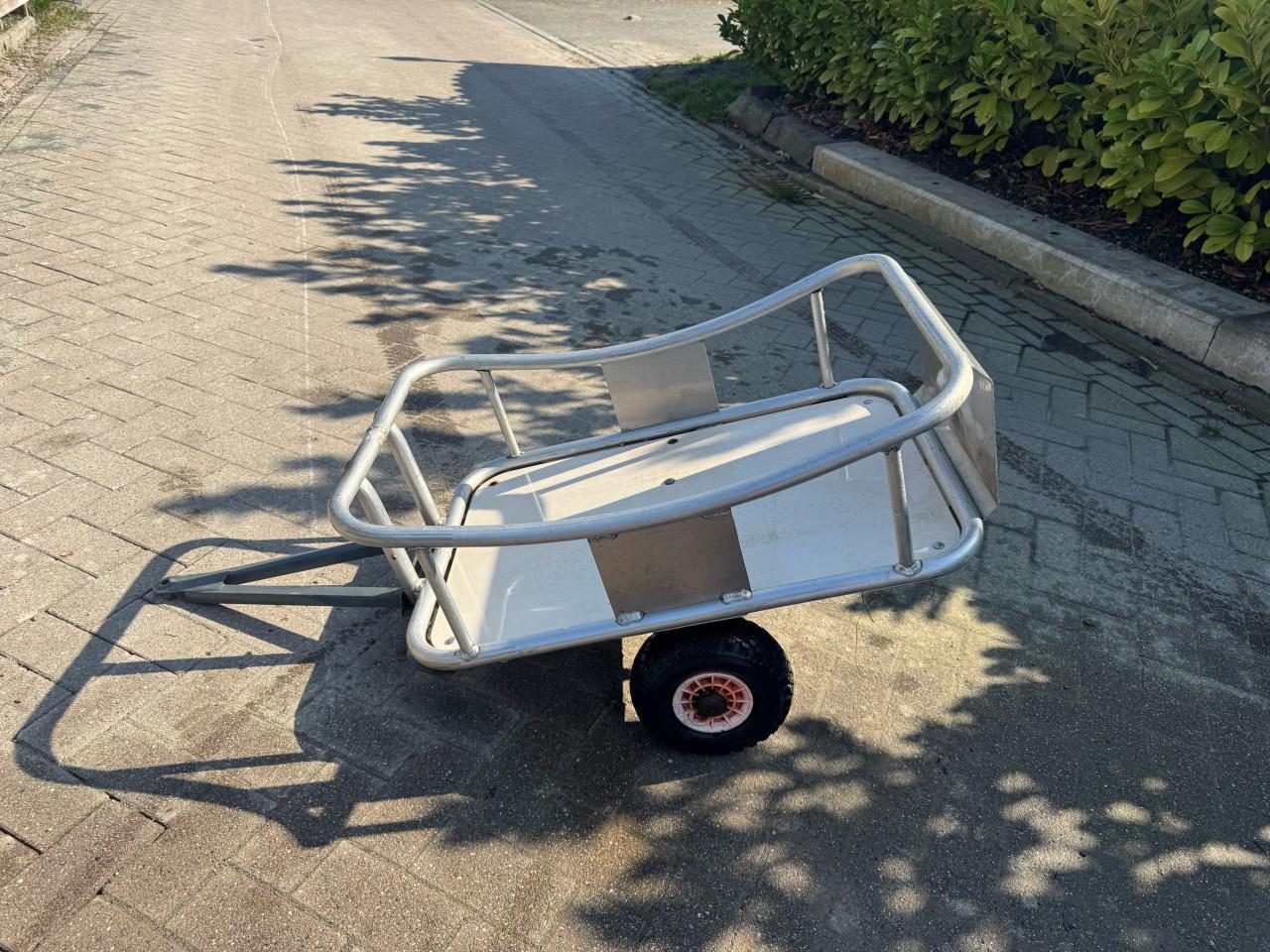Aluminium kar voor skelter