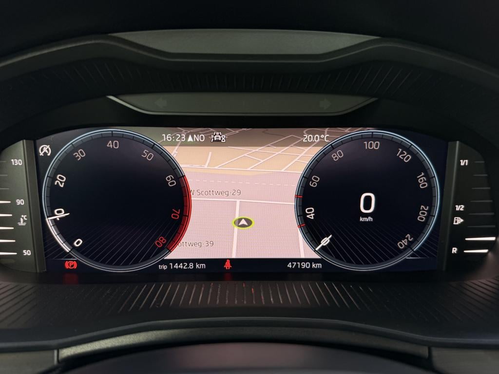 Skoda Kamiq 1.0 tsi scout line | apple carplay | lane assist | stoel/stuur 