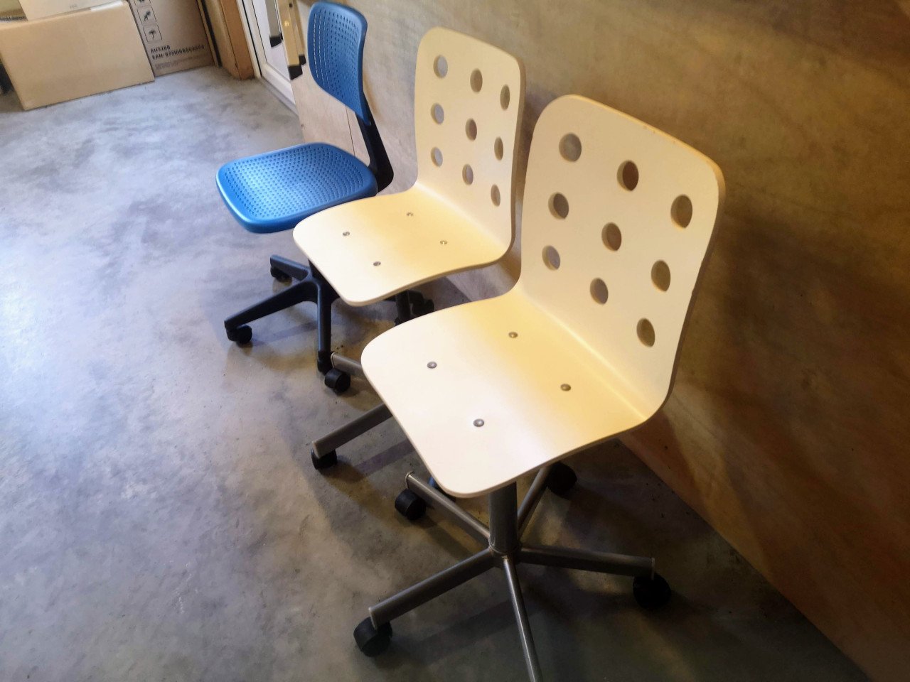 Kinderbureau stoelen
