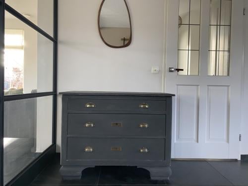 Antieke Commode / Ladenkast