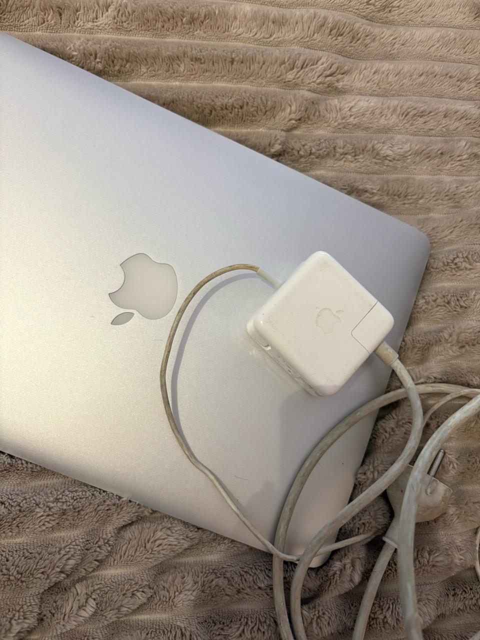 Macbook Air met oplader
