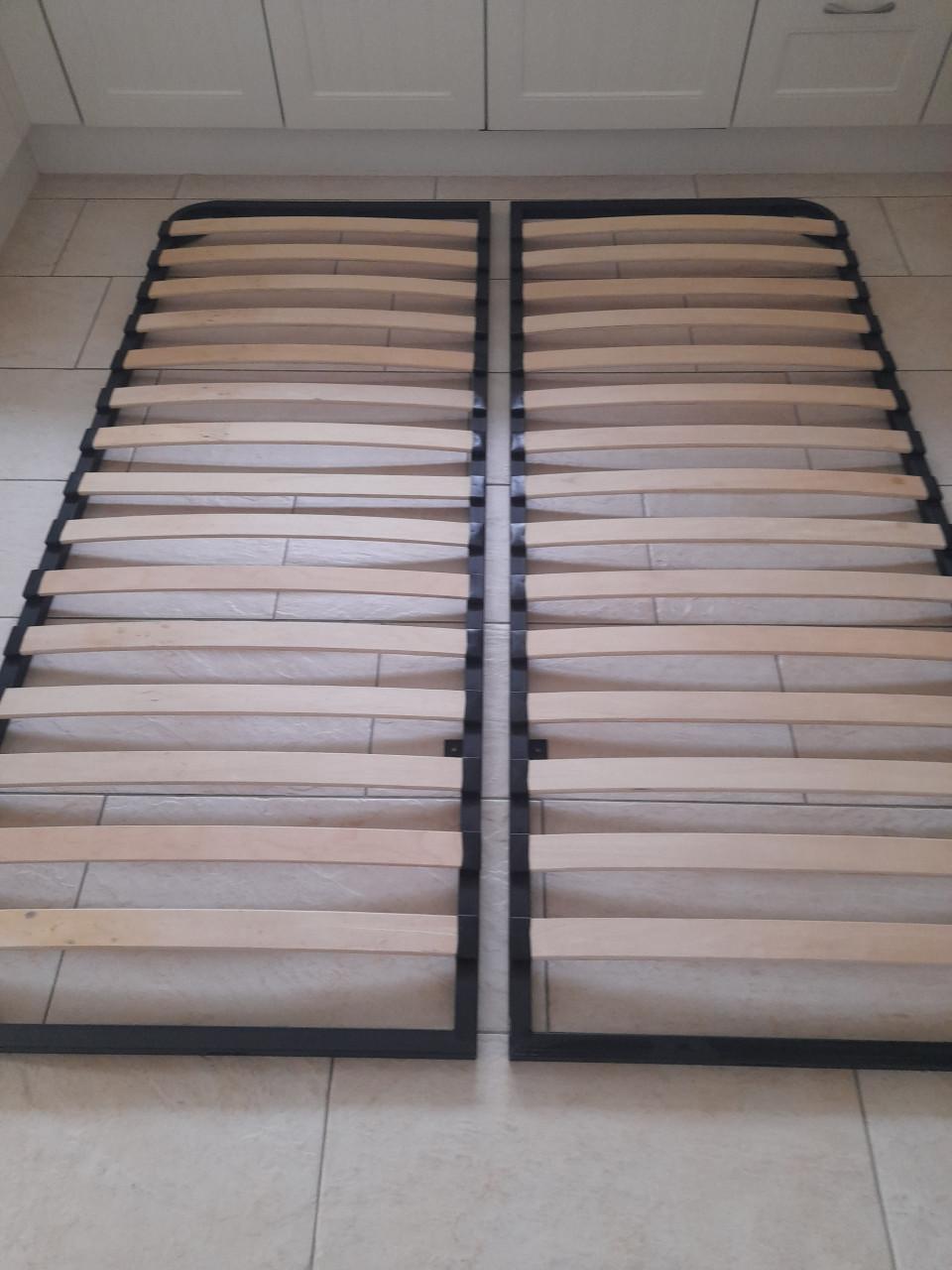 2 x 80 x 200 Lattenbodems (in goede staat)