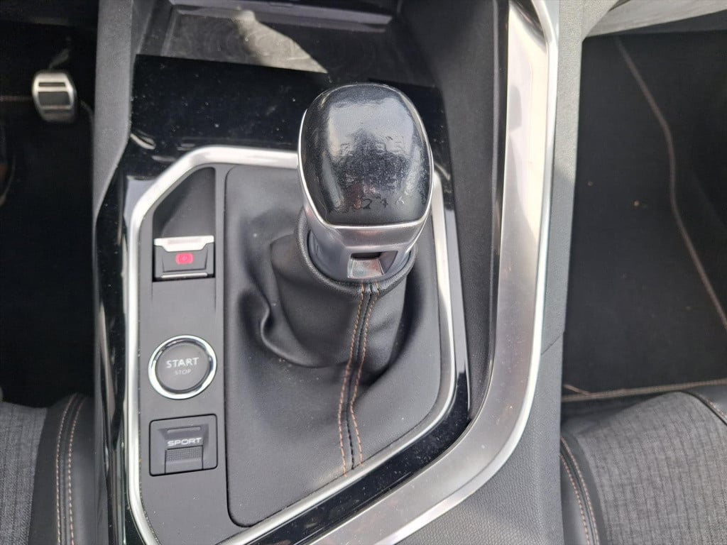 Peugeot 5008 1.2 pt 130pk s&s gt-line 7p navigatie | trekhaak | apple carpl