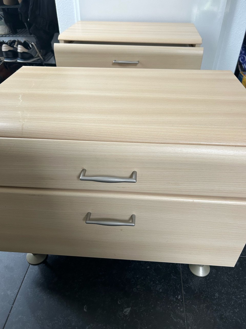 Te koop: 2 nachtkastjes