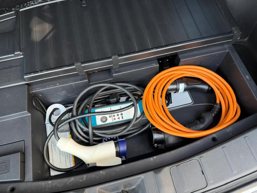 Mitsubishi Outlander 2.4 phev instyle panoramadak|trekhaak|1500kg trekgewic