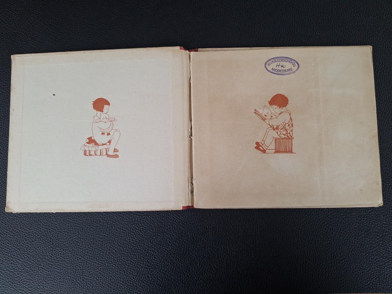Antiek kinder/liedjesboek "Liedjes uit mijn liefste hoekje" van Rie Cramer