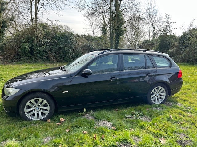 BMW 318i touring - E91