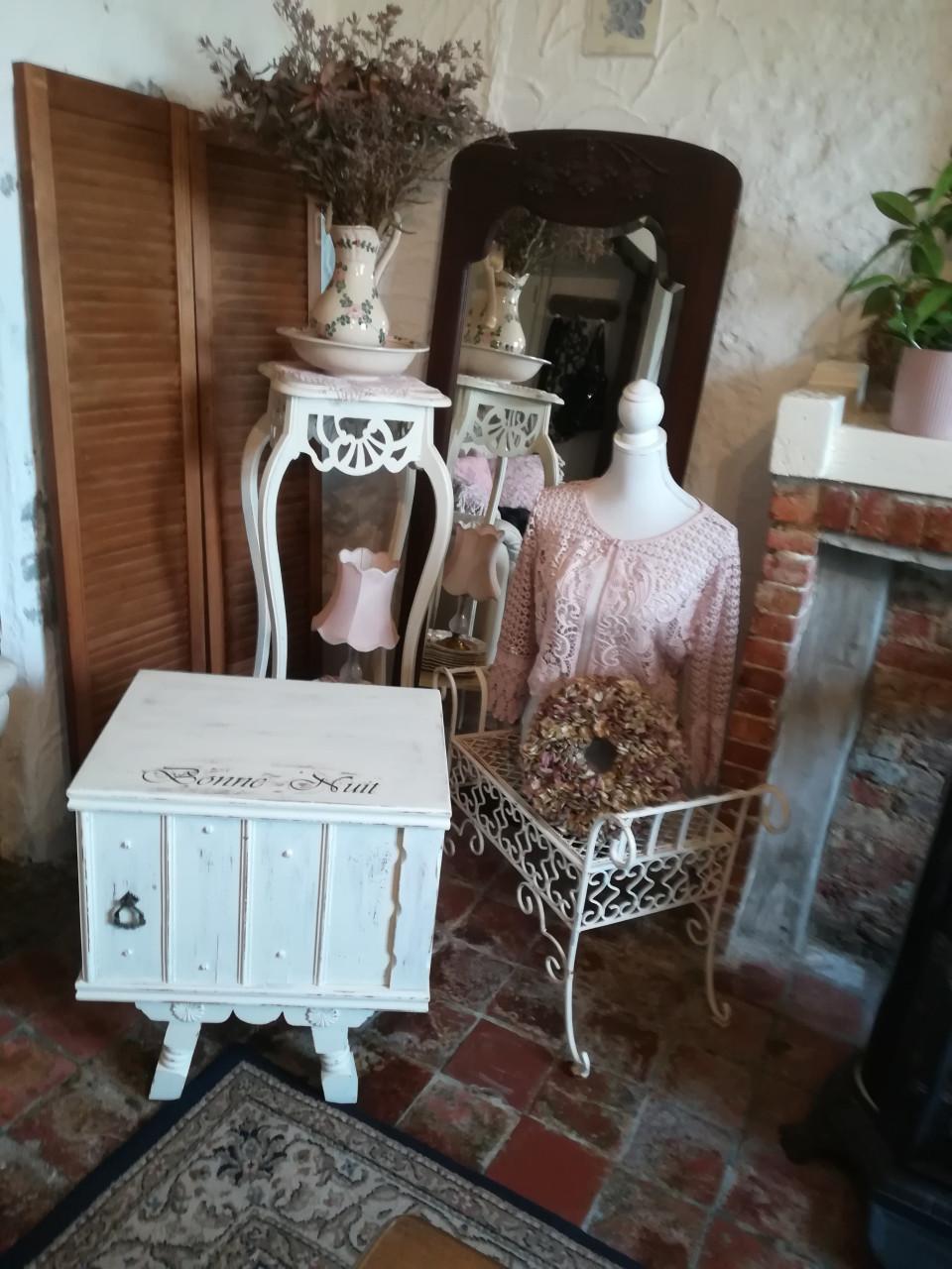 2 Brocante Nachtkastjes