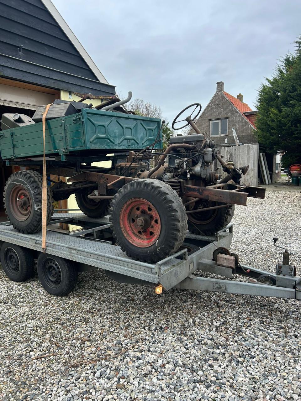 Gezocht: iemand met een unimog 411 (ik wil graag komen kijken)