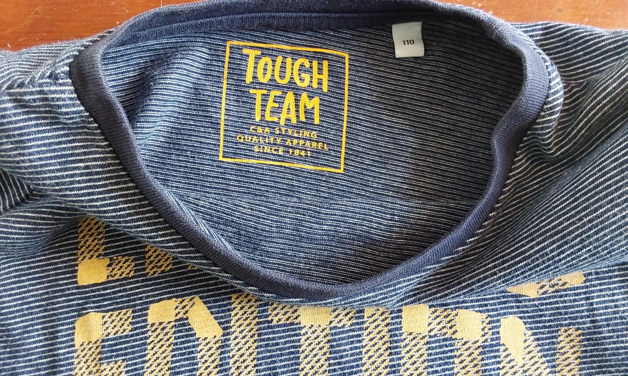 Donkerblauwe gestreepte longsleeve van het merk C&A in maat 110