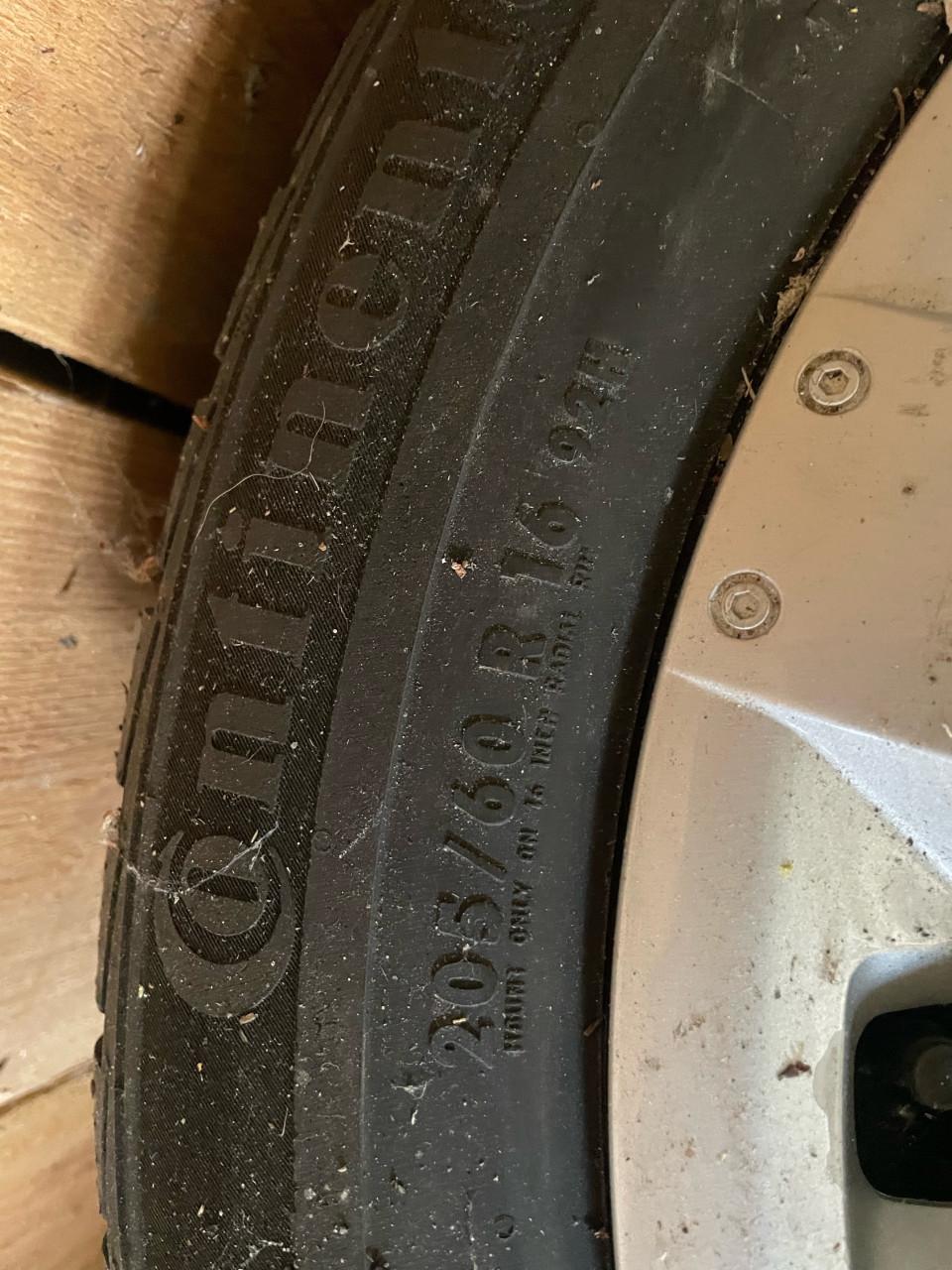 Winterbanden 205/60 R16 op velg