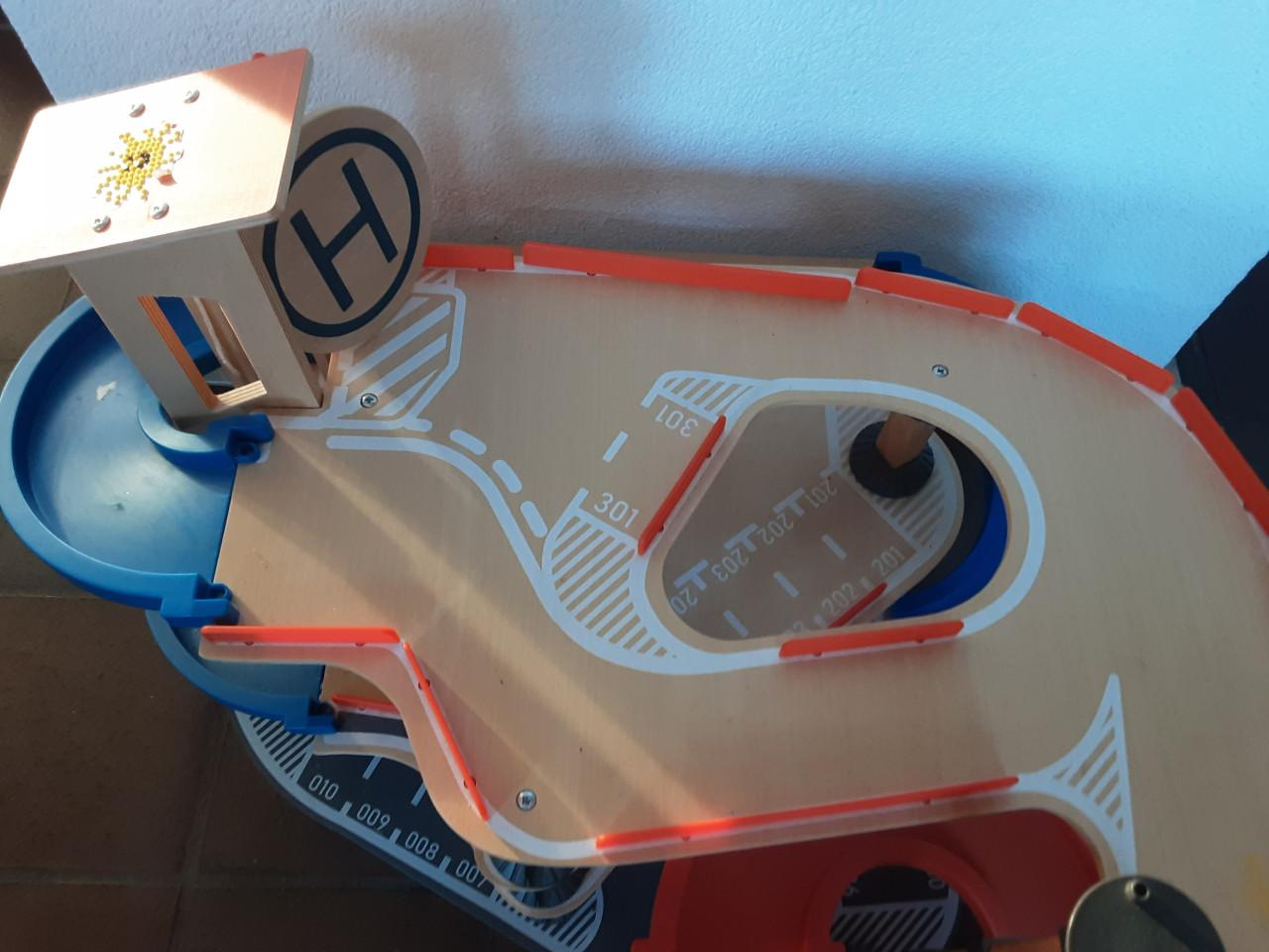 Houten speelgoed garage