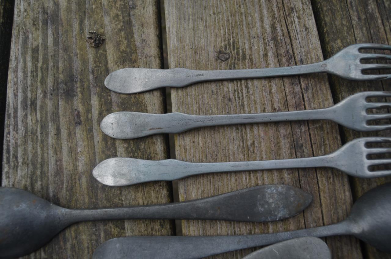 Divers oud bestek en aanverwante spullen