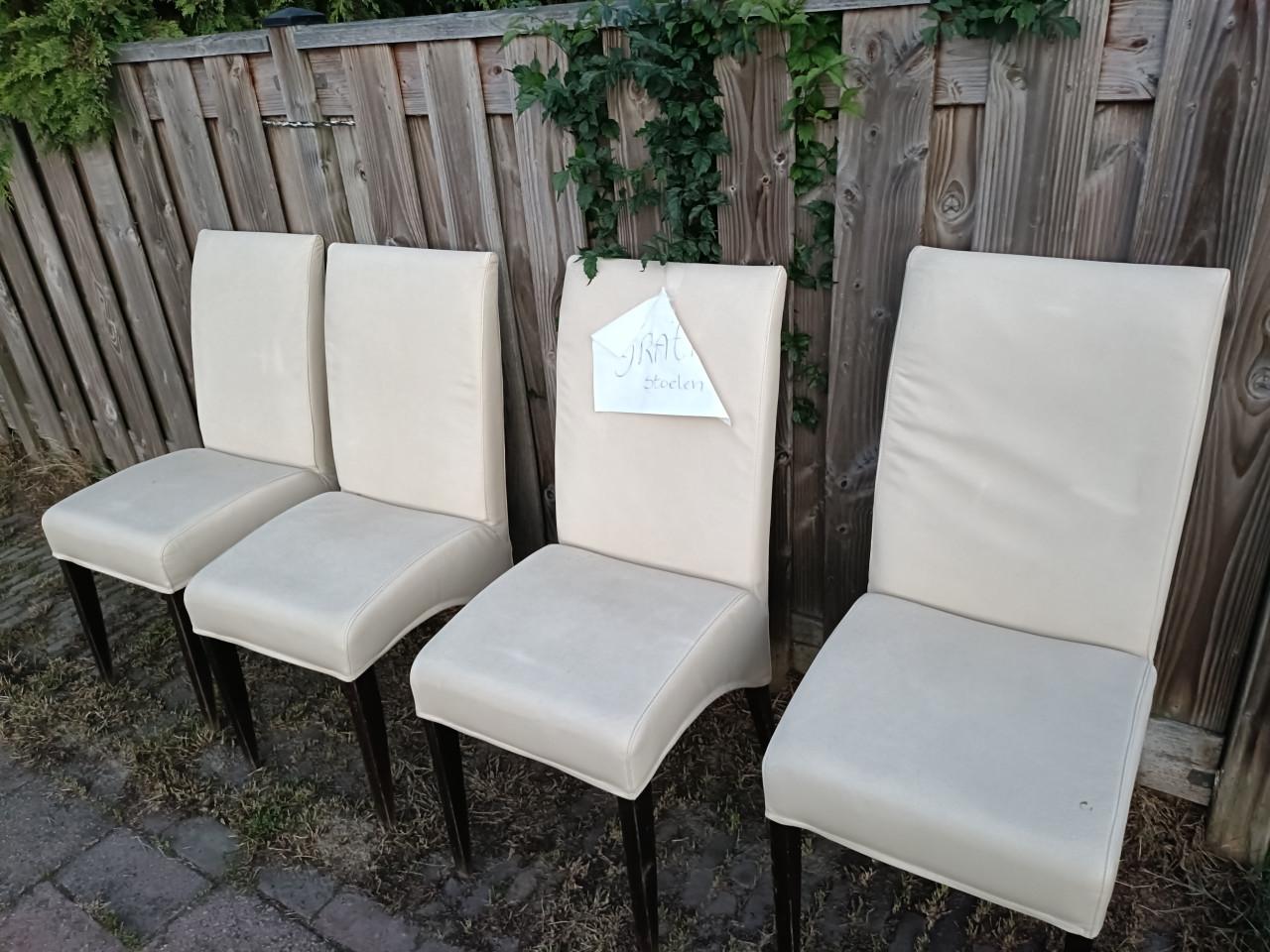4leren witte eetkamerstoelen gratis tot woensdag ochtend