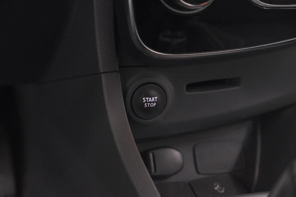 Renault Clio 1.2 limited | trekhaak | navigatie | parkeersensoren | climate