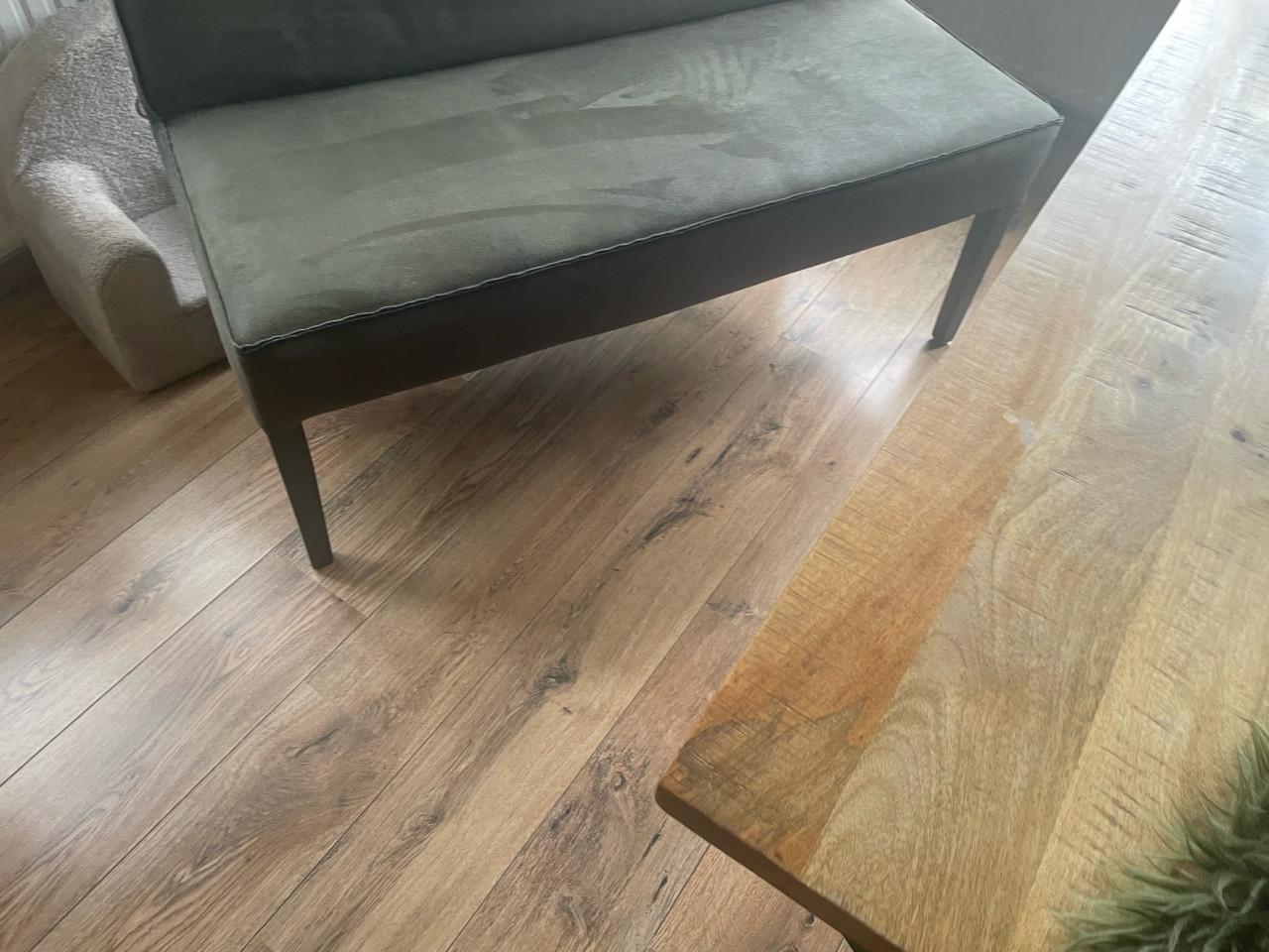 Eetkamerbankje en 2 bijpassende stoelen