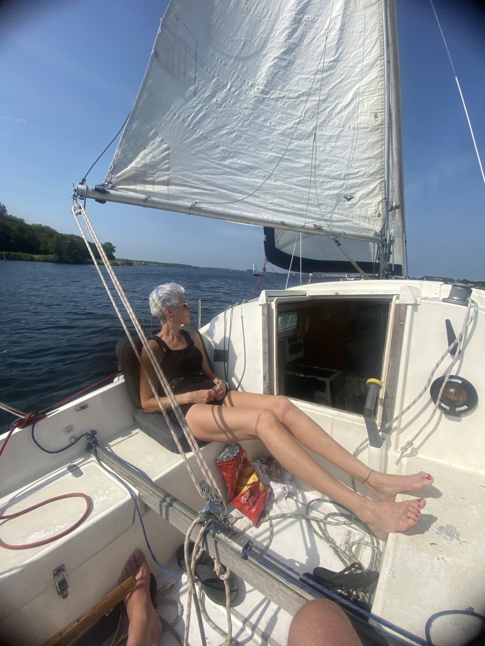 Kajuitzeilboot 22 voet met 8pk bb incl ligplaats stad aan het haringvliet