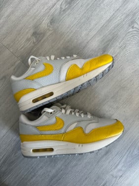 Tekoop Nike airmax One yellow